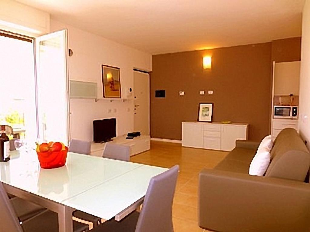 4 Village Centre Lenno Homes With Pool-By Italian Apartments Номер фото